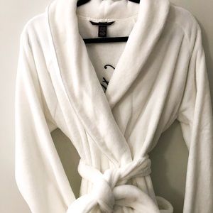 Victoria’s Secret Short Fluffy Robe & Slippers
